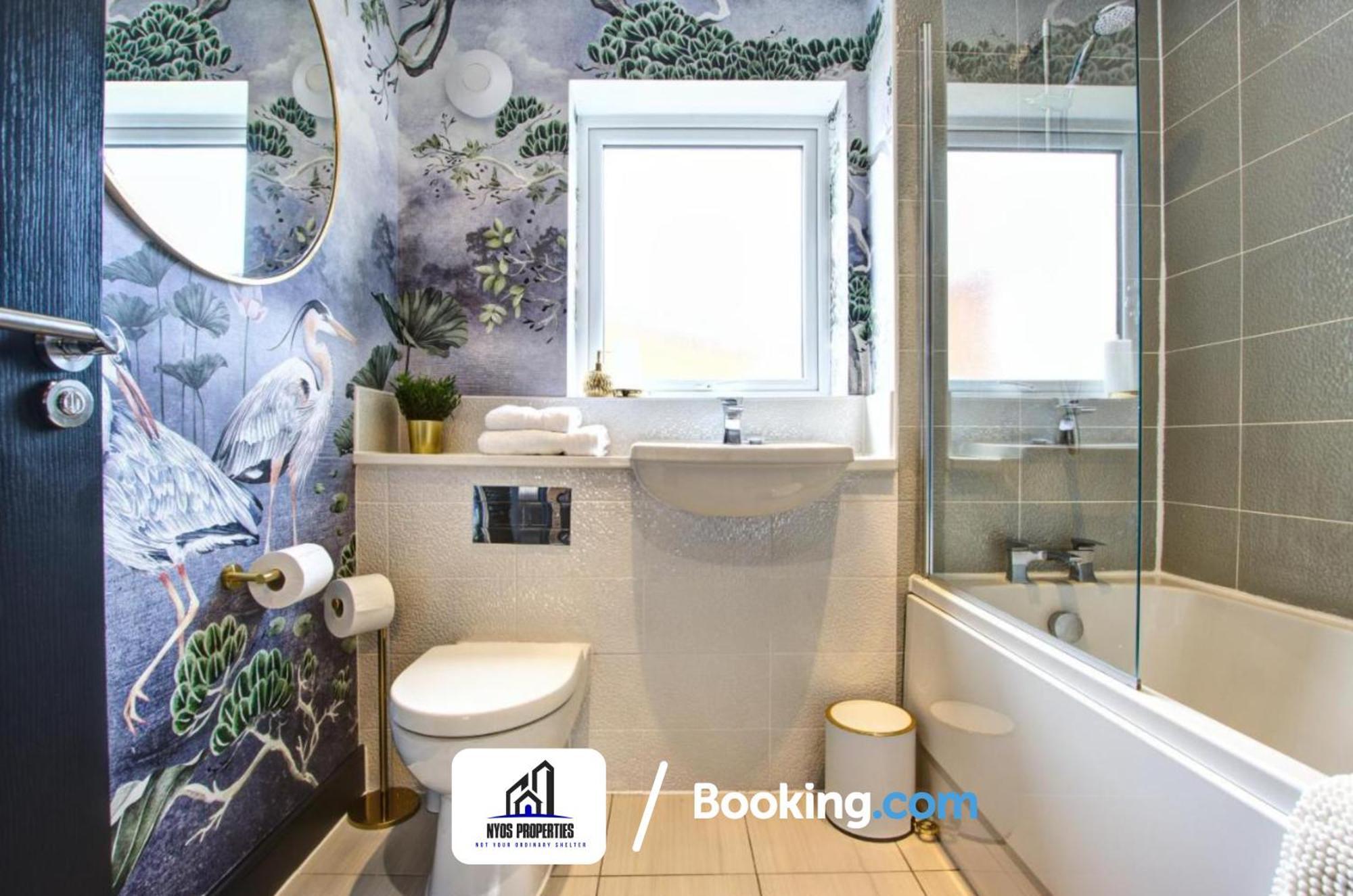 3 Bedroom Home By Nyos Properties Short Lets & Serviced Accommodation Manchester With Garden Zewnętrze zdjęcie