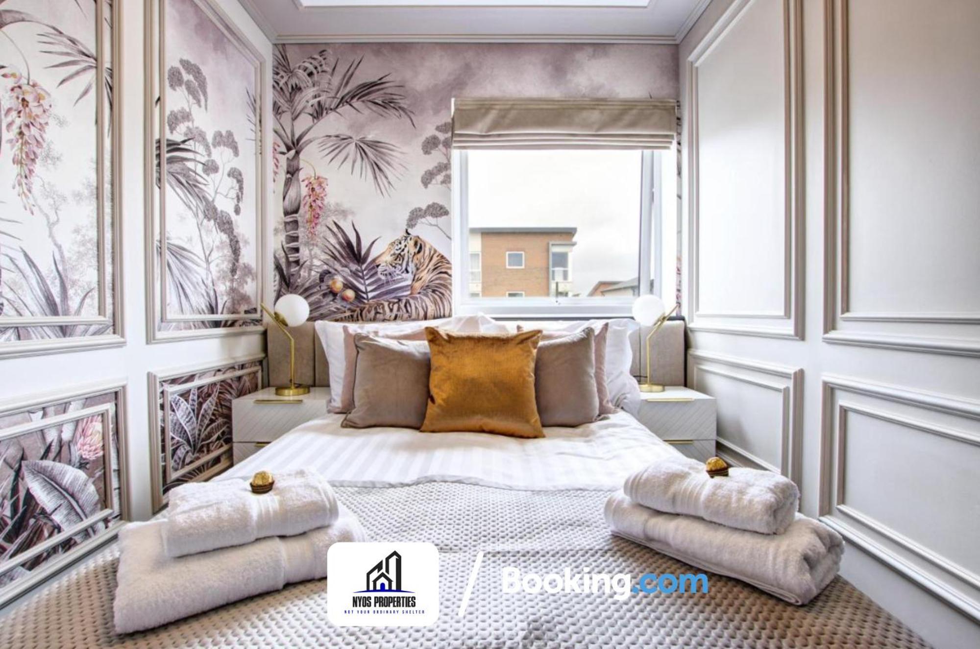 3 Bedroom Home By Nyos Properties Short Lets & Serviced Accommodation Manchester With Garden Zewnętrze zdjęcie