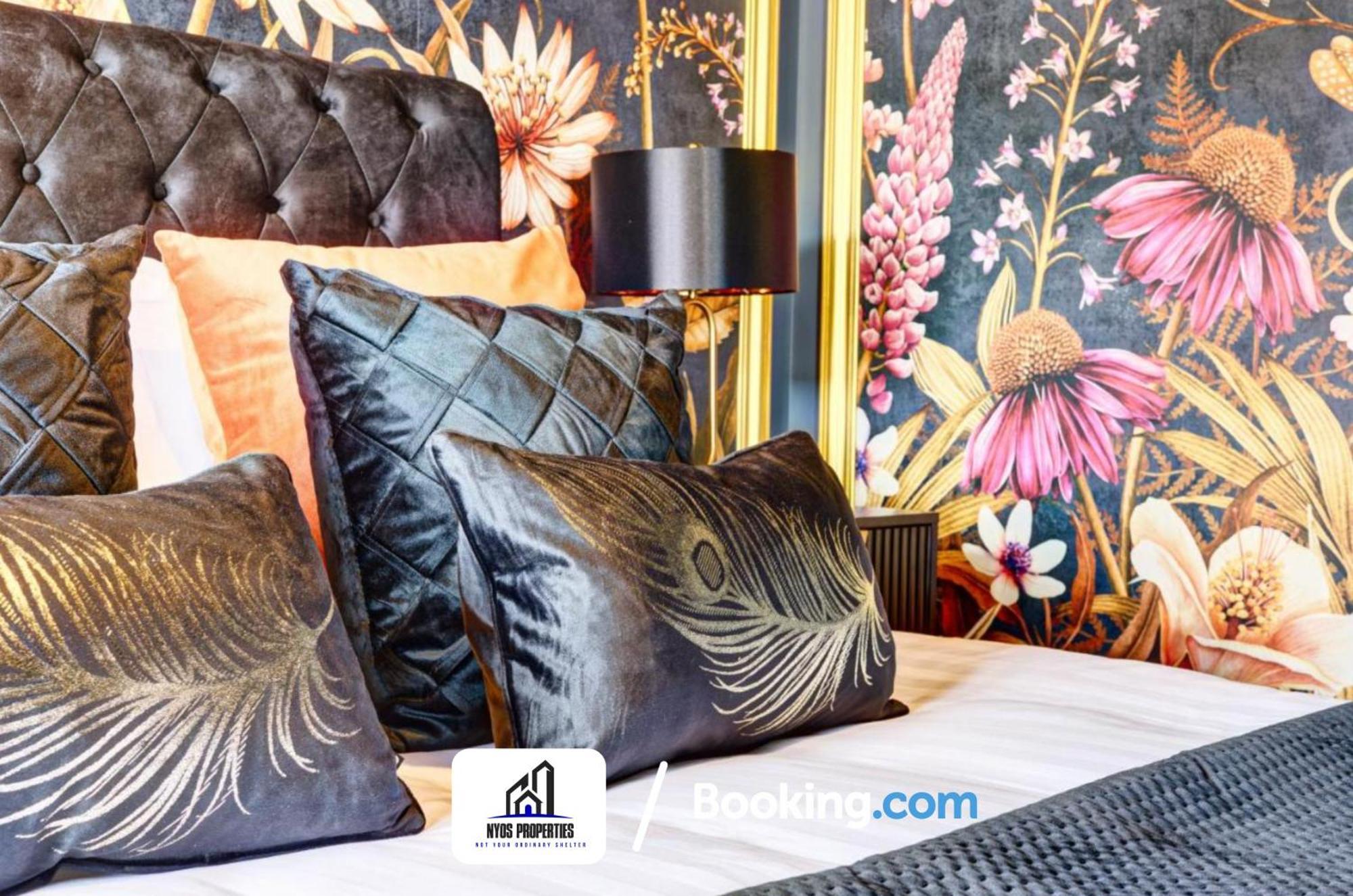 3 Bedroom Home By Nyos Properties Short Lets & Serviced Accommodation Manchester With Garden Zewnętrze zdjęcie