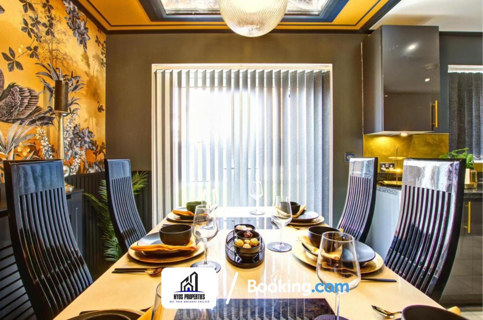3 Bedroom Home By Nyos Properties Short Lets & Serviced Accommodation Manchester With Garden Zewnętrze zdjęcie